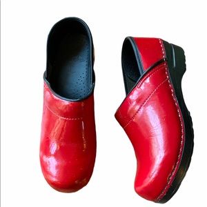 DANSKO Sz 39 Candy Apple Red Patent Leather Shoes